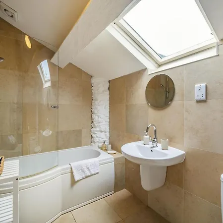 Holiday home Coachman's Cottage, *